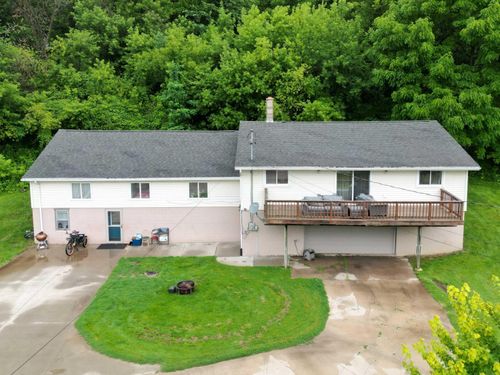 73 Shaw St, Lansing, IA, 52151-9689 | Card Image