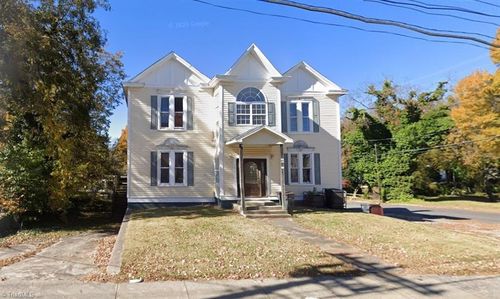 102 Main St, Reidsville, NC, 27320-3812 | Card Image