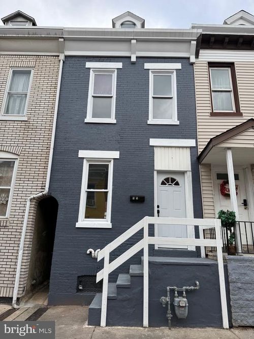 535 Moss St, READING, PA, 19604-2708 | Card Image