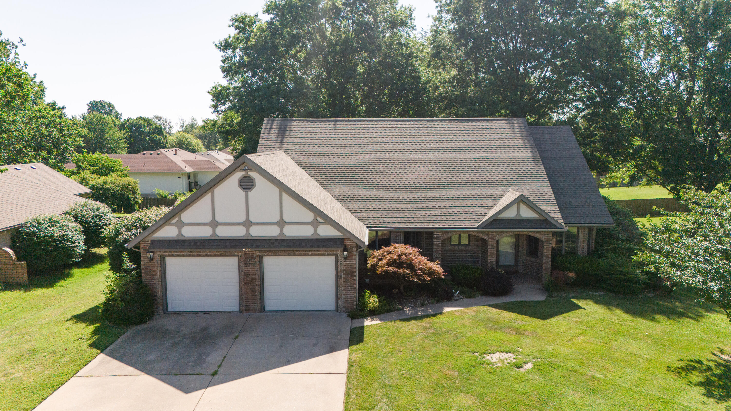 Allen Ave, Republic, MO 65738