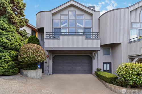 a-10135 Ne 64th St, Kirkland, WA, 98033-6819 | Card Image
