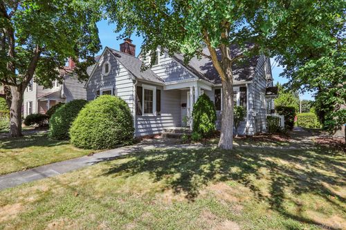 94 Roosevelt Ave, Kingston, NY, 12401-2028 | Card Image