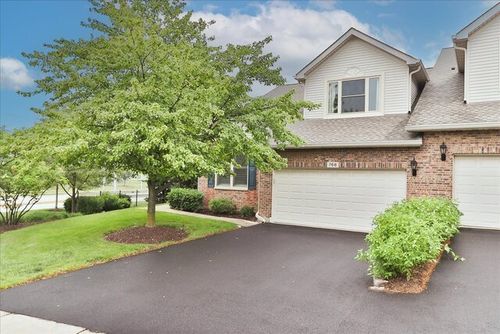 768 Saint Johns Place, Addison, IL, 60101 | Card Image