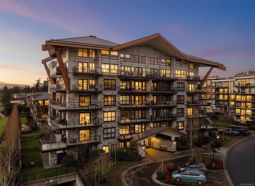 301-747 Travino Lane, Saanich, BC, V8Z0E4 | Card Image