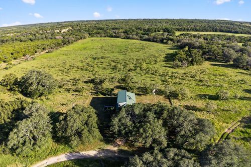 950 Ater Ranch Est, Bertram, TX, 78605 | Card Image