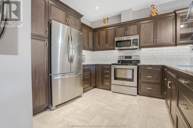 133 Cottage Pl, Townhouse with 3 bedrooms, 3 bathrooms and null parking in Chatham ON | Image 10