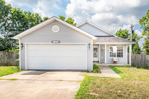 900 Pinoak Dr, Nicholasville, KY, 40356-1355 | Card Image