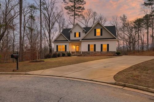 140 Hawthorn Ln, Covington, GA, 30014-6459 | Card Image