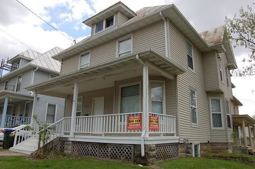 903 E Burlington St, Iowa City, IA, 52240-3201 | Card Image