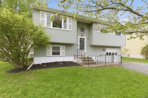 8217 Lucchesi Dr, Clay, NY, 13041-9108 | Card Image