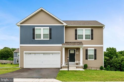 379 Eurasian Dr, BUNKER HILL, WV, 25413-1711 | Card Image