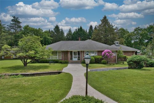 29 Maiden Ln, Port Jervis, NY, 12771-1121 | Card Image