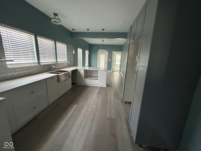 KITCHEN | Image 10