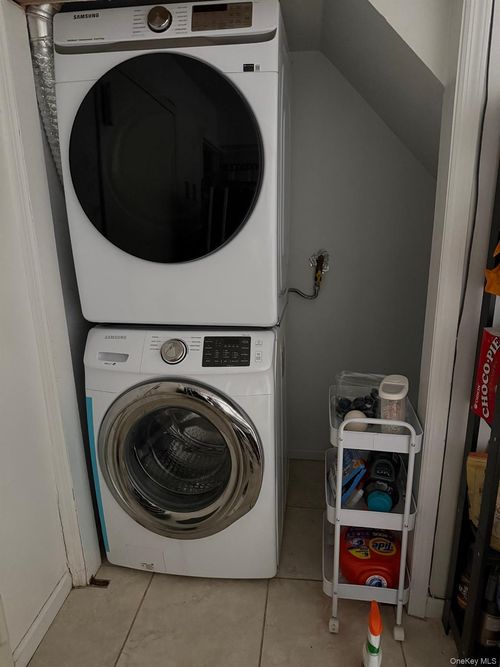 1fl-207 47th Ave, Bayside, NY, 11361-3206 | Card Image