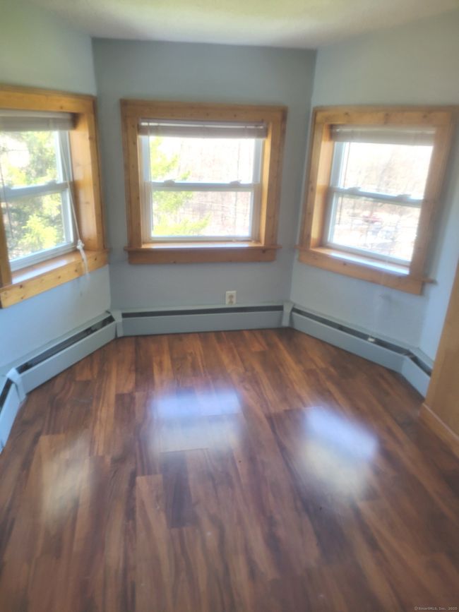 APT-3 - 70 Skinner St, Home with 3 bedrooms, 2 bathrooms and 8 parking in East Hampton CT | Image 5