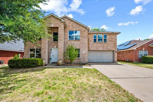 2423 Ranchview Dr, Grand Prairie, TX, 75052-7802 | Card Image