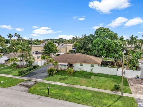 136 Cayman Dr, Palm Springs, FL, 33461-2004 | Card Image