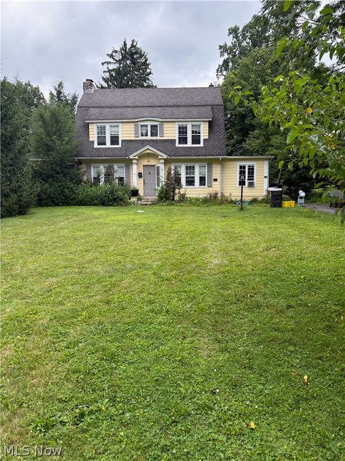 44 Forest Hill Rd, Youngstown, OH, 44512-1437 | Card Image
