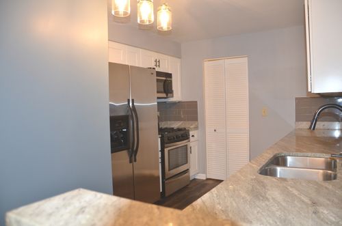 unit-103-788 N Gary Ave, Carol Stream, IL, 60188-4907 | Card Image