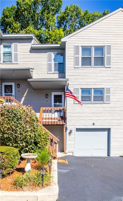 F7 - 1603 Plainfield Pike, Condo with 2 bedrooms, 1 bathrooms and 2 parking in Johnston RI | Image 3