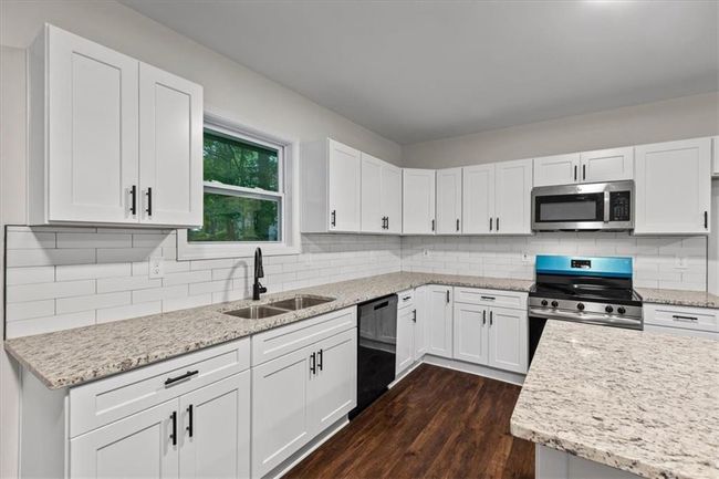 2091 Chestnut Log Dr, House other with 3 bedrooms, 2 bathrooms and null parking in Lithia Springs GA | Image 9