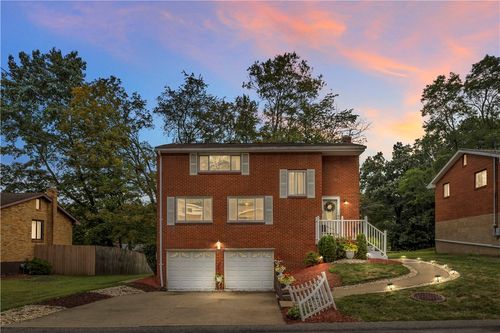 111 Yosemite Dr, Penn Hills, PA, 15235-2043 | Card Image
