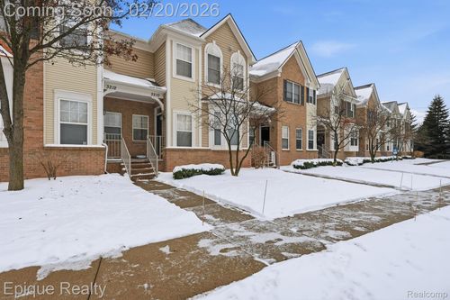 3212 Paradise Trl, Oxford, MI, 48371-6242 | Card Image