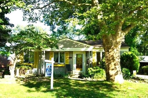 1032 Allen Dr, Northville, MI, 48167-1100 | Card Image