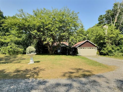 7624 Riverside Dr, Port Franks, ON, N0M2L0 | Card Image