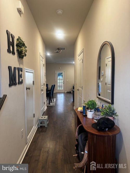 8 Peregrine Way, Burlington City, NJ, 08016-4446 | Card Image