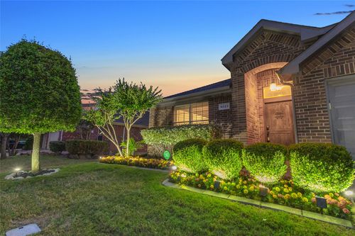 4023 Heavenly Way, Heartland, TX, 75126-8279 | Card Image