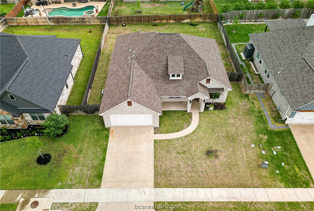 Glencairn Ct, Bryan, TX 77808