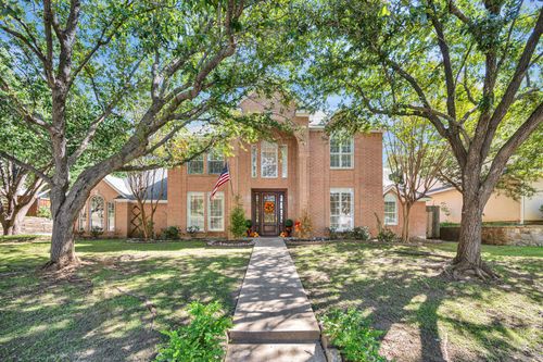 6214 Tiffany Oaks Ln, Arlington, TX, 76016-2032 | Card Image