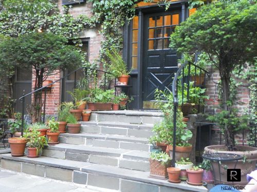 b1-b2-420 W 46th St, New York, NY, 10036-3538 | Card Image