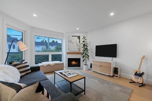 203-607 E 8th Ave, Vancouver, BC, V5T1T2 | Card Image