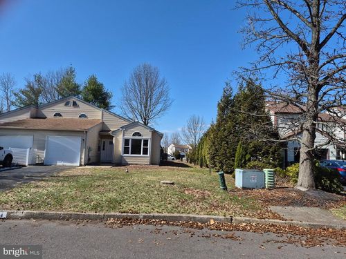 4 Stewer Ln, PERKASIE, PA, 18944-4149 | Card Image