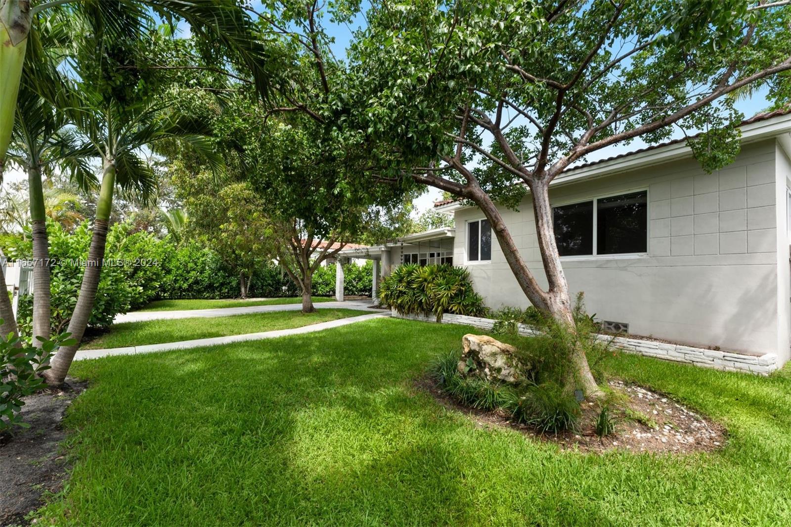 128th St, North Miami, FL 33161