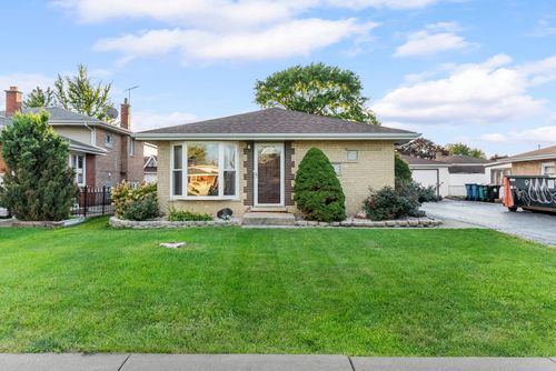 8128 Odell Ave, Bridgeview, IL, 60455-1622 | Card Image