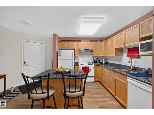 10421 42 St Nw, Edmonton, AB, T6A1T3 | Card Image