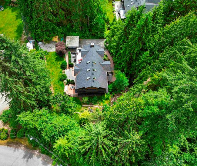 27714 Aspen Pl, House other with 5 bedrooms, 5 bathrooms and 8 parking in Maple Ridge BC | Image 39