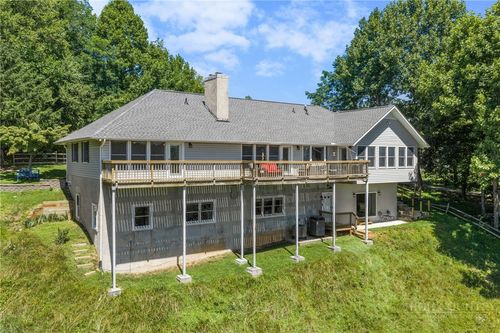 784 Alpine Dr, Seven Devils, NC, 28604-7980 | Card Image