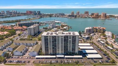 606 - 400 Island Way, Condo with 2 bedrooms, 2 bathrooms and null parking in Clearwater Beach FL | Image 2