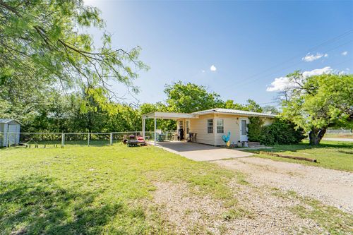 701 S Cutting St, Breckenridge, TX, 76424-5401 | Card Image