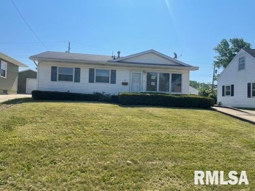 38 Reeder Dr, Decatur, IL, 62521-5234 | Card Image