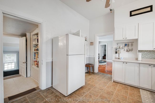 22 Prince St, House other with 2 bedrooms, 1 bathrooms and 6 parking in Forest ON | Image 11