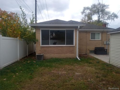 24230 Eastwood St, Oak Park, MI, 48237-1602 | Card Image