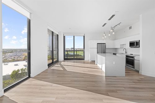 2211-101 Diplomat Pkwy, Hallandale Beach, FL, 33009 | Card Image