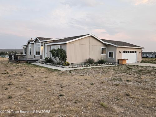35 Hawken Ln, Pinedale, WY, 82941-7400 | Card Image