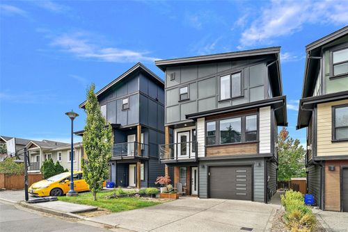 3346 Vision Way, Victoria, BC, V9C0E4 | Card Image