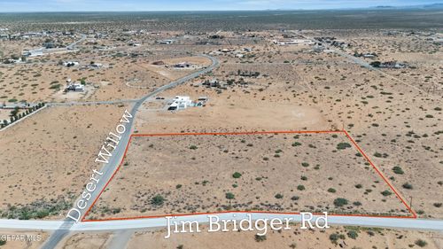 5700 Desert Willow Dr, El Paso, TX, 79938-8510 | Card Image